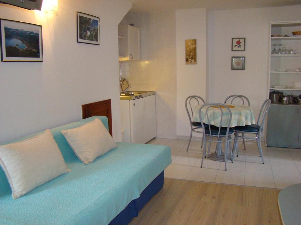 Studio Apartments Kuljis Vis Habitación foto